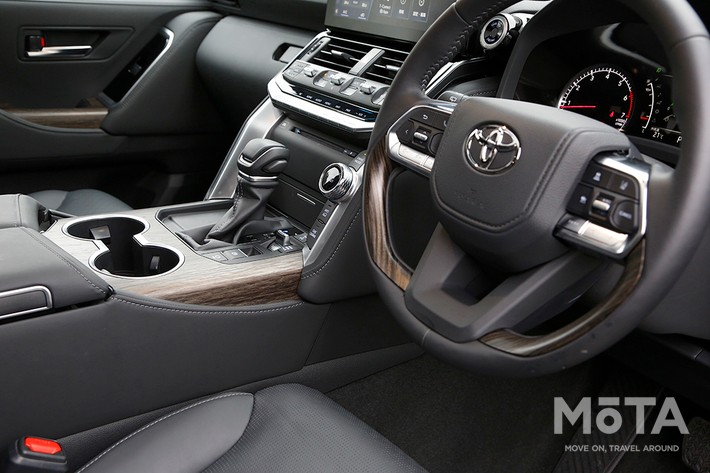 トヨタ 新型ランドクルーザー300 [VX（ガソリン）／7人乗り／ボディカラー：アバンギャルドブロンズメタリック]