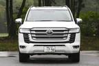 トヨタ 新型ランドクルーザー300 [ZX／7人乗り／ボディカラー：ホワイトパールクリスタルシャイン]