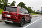 トヨタ 新型ランドクルーザー300[GR SPORT（ガソリン車）／7人乗り／ボディカラー：ダークレッドマイカメタリック]