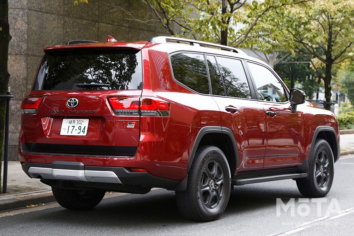 トヨタ 新型ランドクルーザー300[GR SPORT（ガソリン車）／7人乗り／ボディカラー：ダークレッドマイカメタリック]