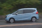 ホンダ フリード+（フリードプラス）「HYBRID CROSSTAR Honda SENSING（ハイブリッド クロスター ホンダ センシング）」(4WD)[ボディカラー：シーグラスブルー・パール]