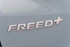 ホンダ フリード+（フリードプラス）「HYBRID CROSSTAR Honda SENSING（ハイブリッド クロスター ホンダ センシング）」(4WD)[ボディカラー：シーグラスブルー・パール]