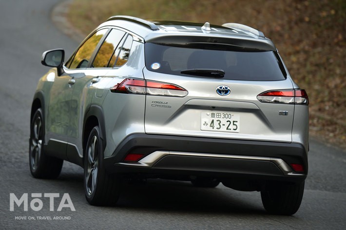 トヨタ 新型カローラクロス Z（ハイブリッド・2WD／ボディカラー：シルバーメタリック）[2021年9月14日発売]