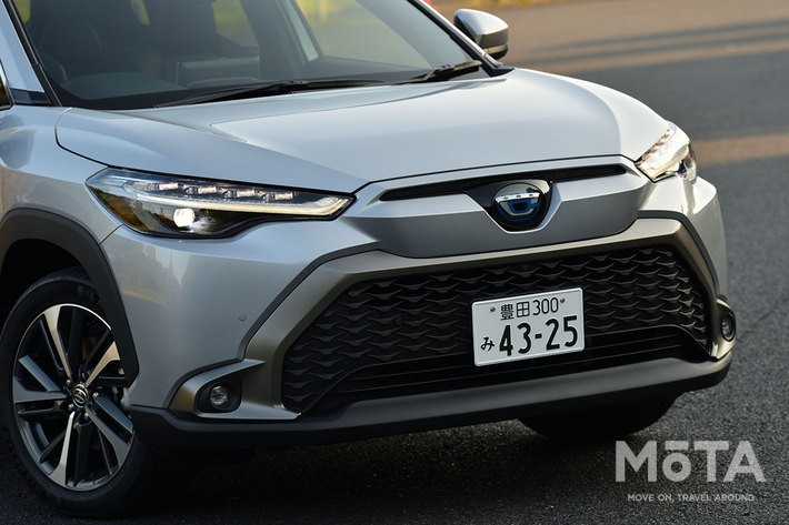 新型カローラクロスで車中泊出来る オプションの 箱 さえ用意すれば 大人2人の就寝も可能だ 話題を先取り 新型車解説21 Mota