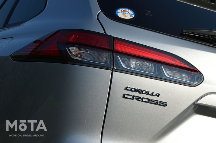 トヨタ 新型カローラクロス Z（ハイブリッド・2WD／ボディカラー：シルバーメタリック）[2021年9月14日発売]