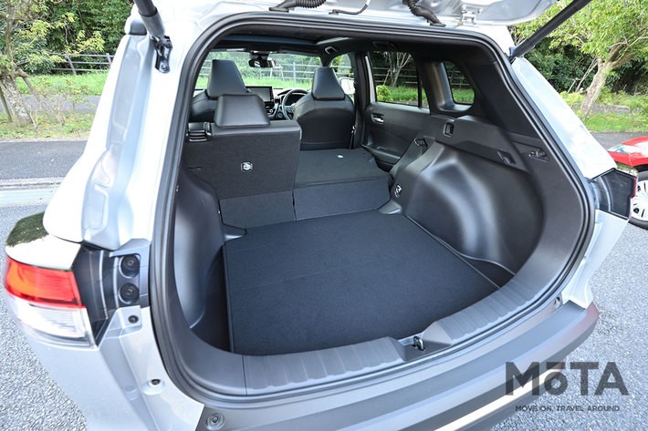新型カローラ クロスと新型ヴェゼル比較 価格差わずか1500円 装備内容は互角だが 後席の使用頻度が高ければ新型カローラ クロスに軍配 グレード比較 Mota