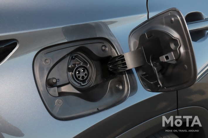 レクサス 新型NX450h＋ “version L”（ボディカラー：ソニッククロム）