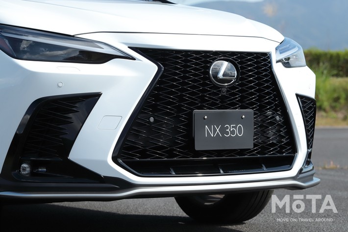 レクサス 新型NX350 “F SPORT”（ボディカラー：ホワイトノーヴァガラスフレーク）