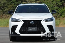 レクサス 新型NX350 “F SPORT”（ボディカラー：ホワイトノーヴァガラスフレーク）