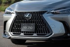 レクサス 新型NX250 （ボディカラー：ソニックチタニウム）