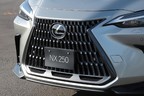 レクサス 新型NX250 （ボディカラー：ソニックチタニウム）