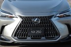 レクサス 新型NX250 （ボディカラー：ソニックチタニウム）