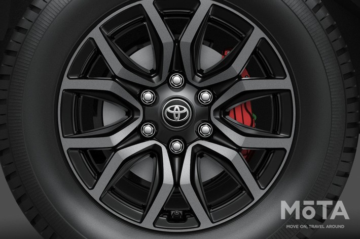 トヨタ ハイラックスGRスポーツ