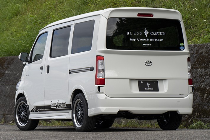 商用車のイメージを一新 仕事にキャンプ 普段使いに最適なサイズのタウンエースをエアロパーツでカスタムしよう ブレスクリエイション Vol 9 画像ギャラリー No 2 車のパーツ カー用品などオススメの車カスタム情報をご紹介 22年最新 自動車カスタム