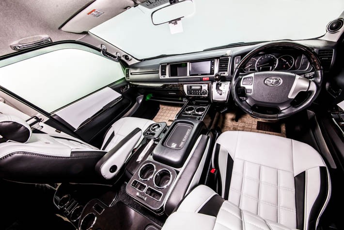 レガンス ハイエース ファインテックツアラー「ラグボックス」