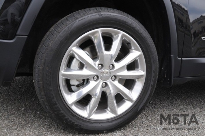 ジープ チェロキー リミテッド[2014年・KJ型（5代目）／4x4 V6 3.2リッターモデル]