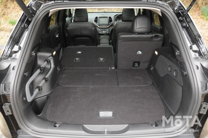 ジープ チェロキー リミテッド[2014年・KJ型（5代目）／4x4 V6 3.2リッターモデル]