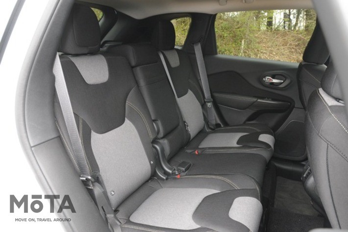 ジープ チェロキー ロンジチュード[2014年・KJ型（5代目）／4x2 2.4リッターモデル]