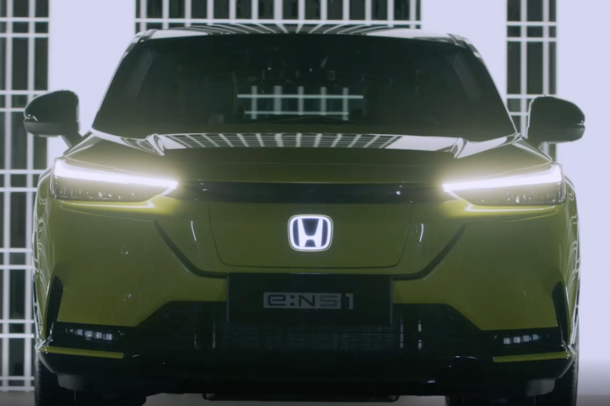 ホンダ 新型ヴェゼルベースの電気自動車を中国で発表 注目は縦型ナビやフル液晶メーターを採用した内装 だ 業界先取り 業界ニュース 自動車ニュース22国産車から輸入車まで Mota
