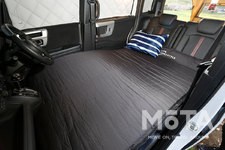 N Boxで車中泊が出来る 身長180cmの筆者が軽ハイトワゴンの人気モデル ホンダ N Box で実際に寝て確かめてみた 話題を先取り 新型車 解説21 Mota