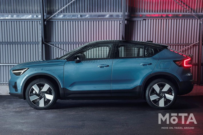 XC40と比べて全高60mm低い