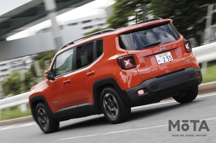 ジープ レネゲード オープニング・エディション（4×2／ボディカラー：オマハオレンジC/C）[2015年9月1日発売]