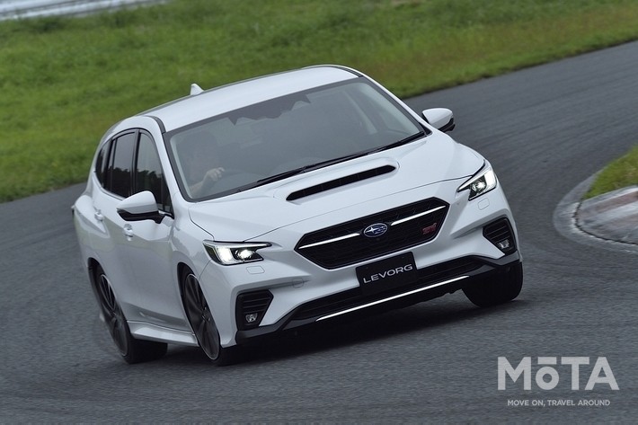 新型レヴォーグSTI スポーツR