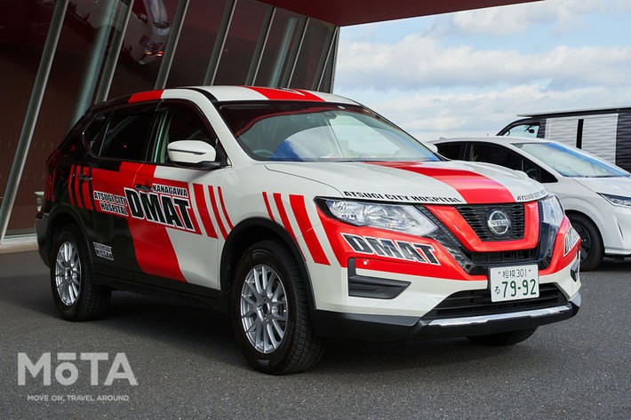 厚木市立病院 災害派遣医療チーム「DMAT（Disaster Medical Assistance Team）」移動用車両「日産 エクストレイル」／日産自動車イベント「＃日産あんばさだー　はたらくクルマ3」［2021年11月23日（祝）／会場：GRANDRIVE（グランドライブ／神奈川県横須賀市）］