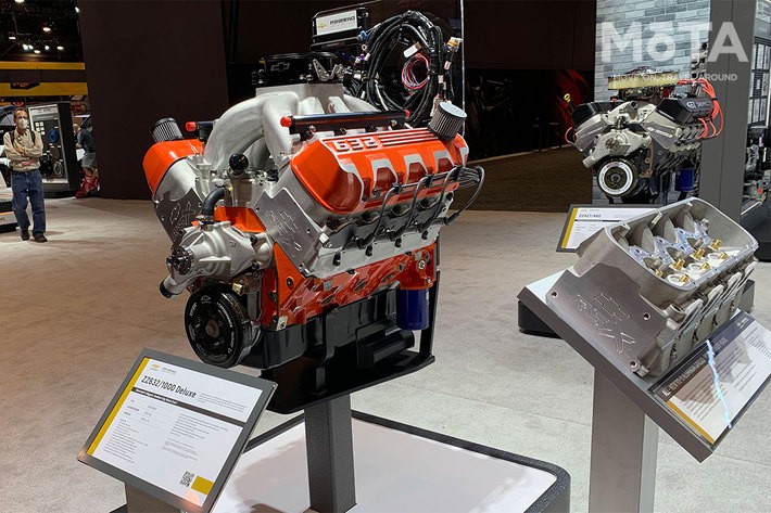 北米・SEMAショー2021会場に出展されたシボレー史上最大の新型V型8気筒 10.3Lエンジン（最高出力1000馬力）[SEMAショー2021]
