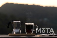 キャンプで淹れるコーヒーは格別！淹れ方やおすすめアイテム35選