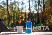 キャンプで淹れるコーヒーは格別！淹れ方やおすすめアイテム35選