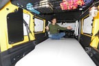 ホンダ N-VAN「車中泊仕様」純正アクセサリー装着車に身長180cmの編集部Tが寝てみた！