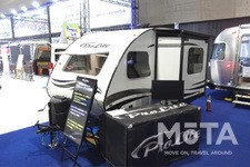 牽引免許不要のコンパクトカーで牽引可能なカナダ製トレーラー プロライト