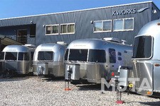 アメリカ製キャンピングトレーラーの最高峰 エアストリーム