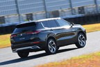 三菱 アウトランダーPHEV[日本カー・オブ・ザ・イヤー2021-2022 10ベストカー取材会（2021年11月24日／会場：千葉県・袖ケ浦フォレストレースウェイ）]