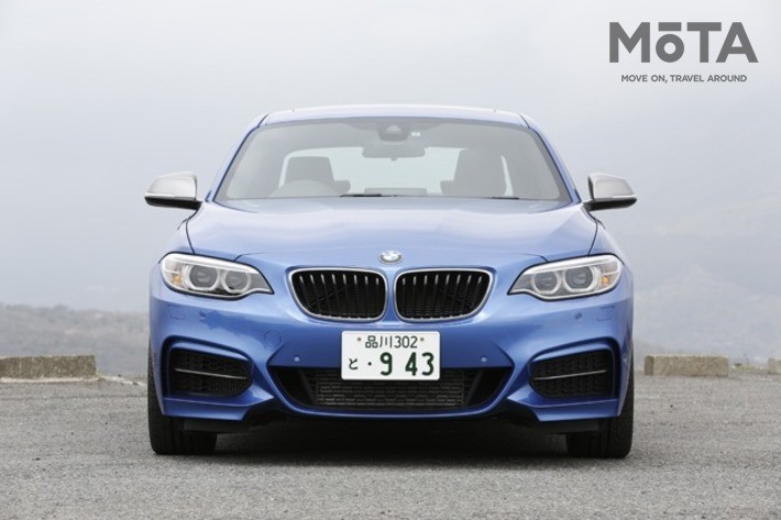 BMW 2シリーズ M235iクーペ（6MT）[ボディカラー：エストリル・ブルー／2014年発表モデル]