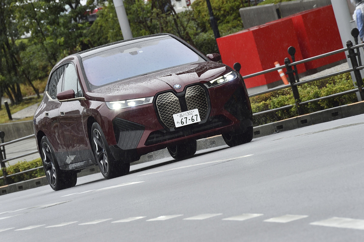 1116万円でもお買い得!? BMW iXは全長5m弱のサイズを気にしなければ 