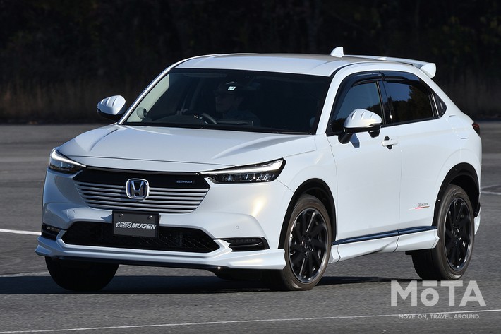 新型ヴェゼル、スポーティさとプレミア感を付与するエクステリアパーツ