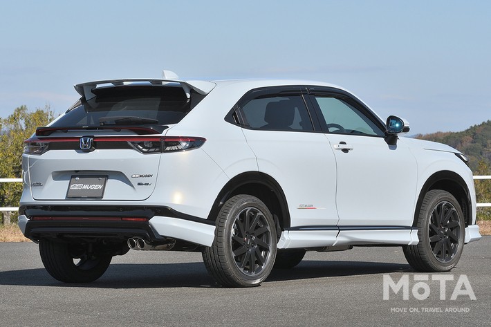 新型ヴェゼル、スポーティさとプレミア感を付与するエクステリアパーツ