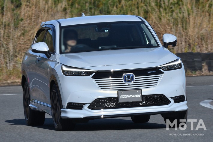 新型ヴェゼル、スポーティさとプレミア感を付与するエクステリアパーツ