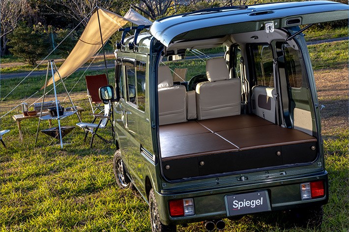 Spiegelの派生ブランド『Off is Out』が誕生! 第1弾は車中泊・アウトドアに最適なDA17Vエブリイ用ベッドキット/Spiegel(シュピーゲル)Vol.12