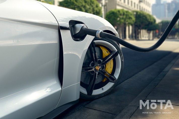 ポルシェ タイカン ターボS