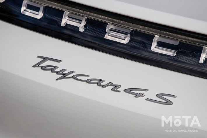 ポルシェ タイカン4S（Taycan 4S）