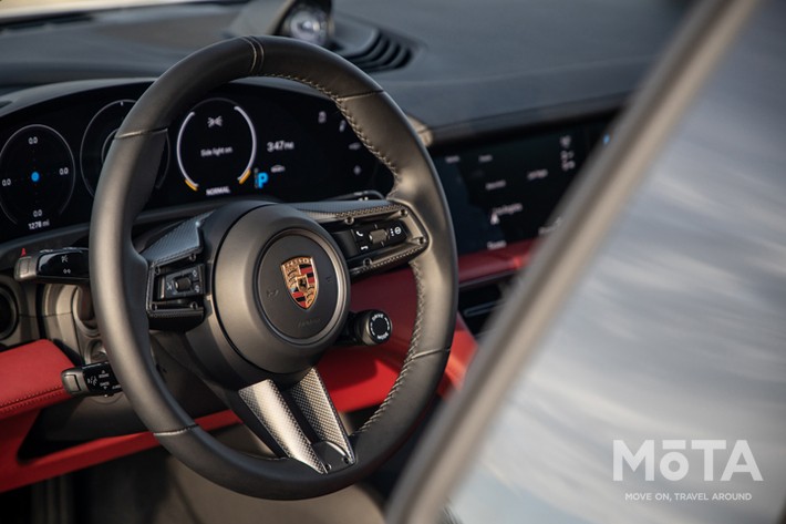 ポルシェ タイカン4S（Taycan 4S）