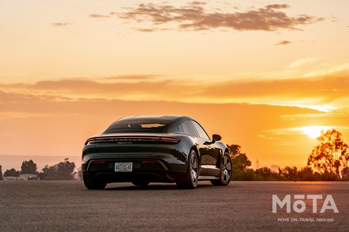 ポルシェ タイカン4S（Taycan 4S）