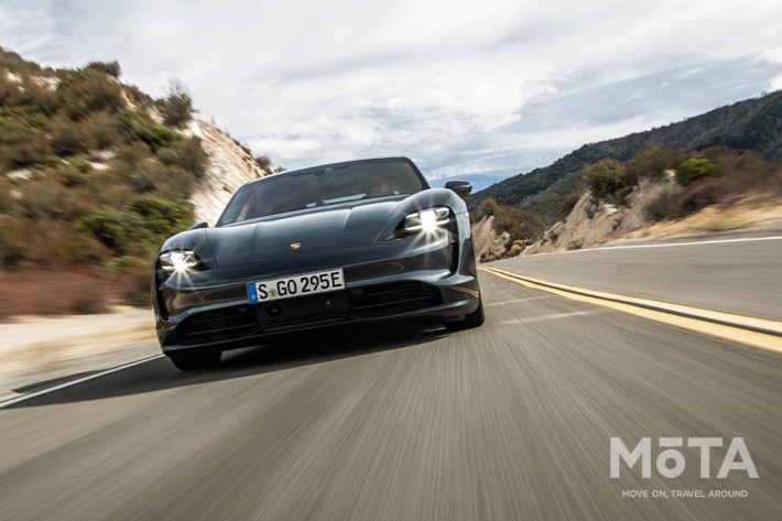 ポルシェ タイカン4S（Taycan 4S）