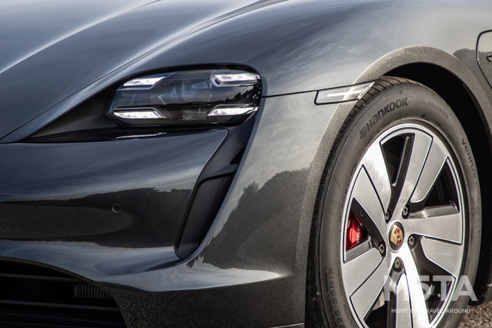 ポルシェ タイカン4S（Taycan 4S）