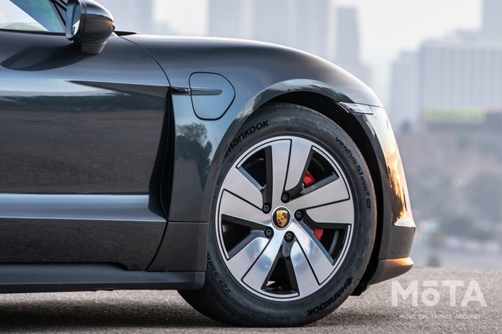 ポルシェ タイカン4S（Taycan 4S）