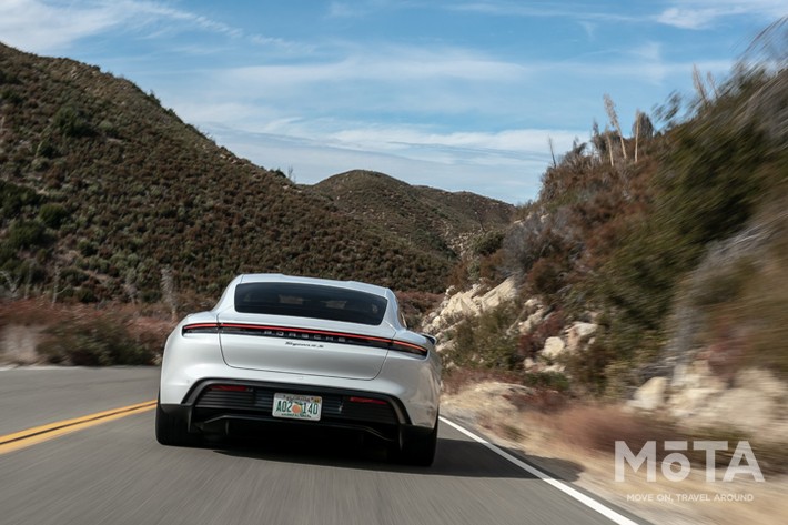 ポルシェ タイカン4S（Taycan 4S）