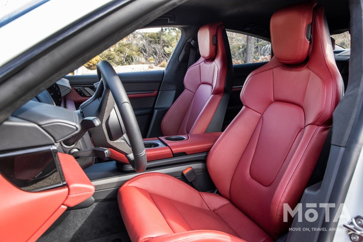 ポルシェ タイカン4S（Taycan 4S）